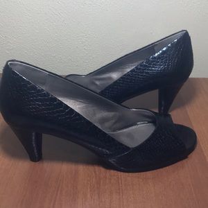 Bandolino Black Peeptoe Heel 7 1/2